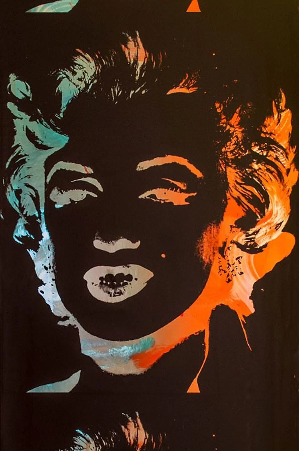 Tapete Andy Warhol - Marilyn Wasserblau Metallic 2 Tapete Andy Warhol - Marilyn Wasserblau Metallic – Bild 2