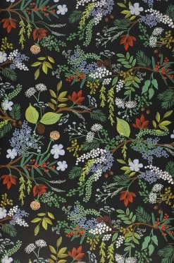 Selbstklebende Tapete Juniper Forest Schwarz