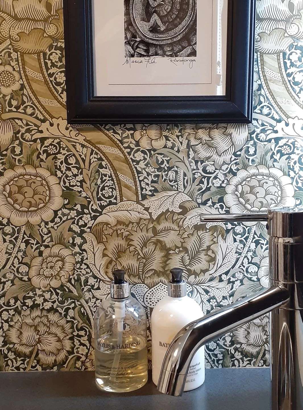 Tapete Benedetta Grünbraun 5 Tapete Benedetta Grünbraun – Bild 5