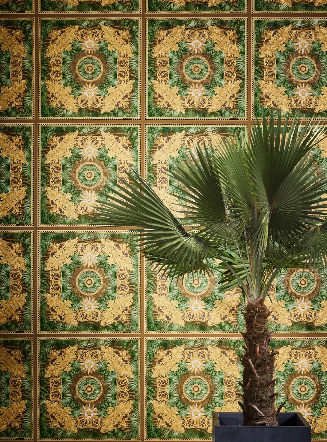 Versace Tapete Hestia Blassbraun 5 Versace Tapete Hestia Blassbraun – Bild 5